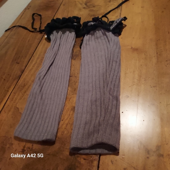 Áreve brand leg warmers - Picture 3 of 7
